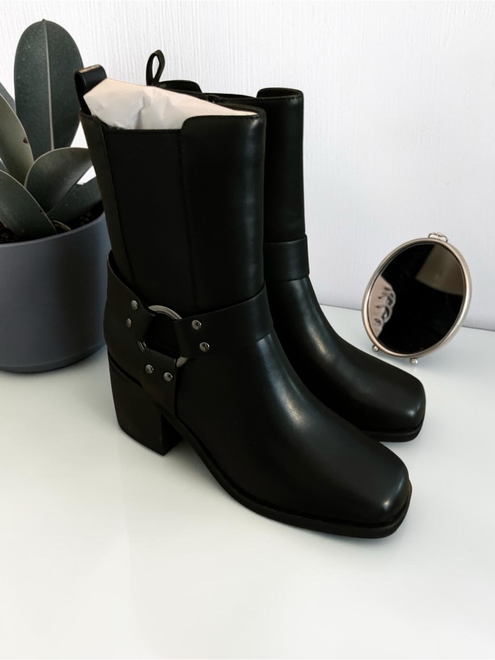 NWB STEVENS CHELSEA BLACK VEGAN LEATHER MOTO BOOTS SIZE 8